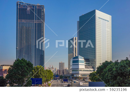 橫濱港未來大通附近的高層建築 橫濱港未來大通附近的高層建築 59235196