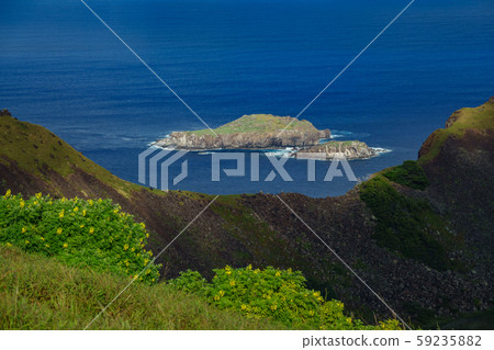 Tangata matu islets in Rapa Nui, long shot Tangata matu islets in Rapa Nui, long shot 59235882