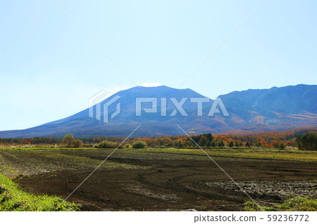 Mount Asama seen from Tsumagoi Village Mount Asama seen from Tsumagoi Village 59236772
