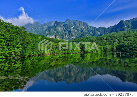 Mirror pond and Tottakiyama 59237873