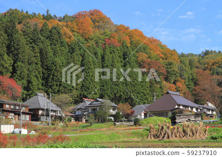 白馬村之浦秋山村 照片素材 圖片 圖庫