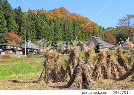 白馬村之浦秋山村 照片素材 圖片 圖庫