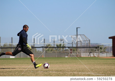 Practice scene of a foreign goalkeeper Practice scene of a foreign goalkeeper 59250278