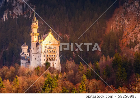 Neuschwanstein Castle sunset view, Germany 59250985
