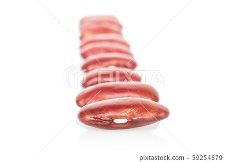 Fresh red kidney bean isolated on white 59254879