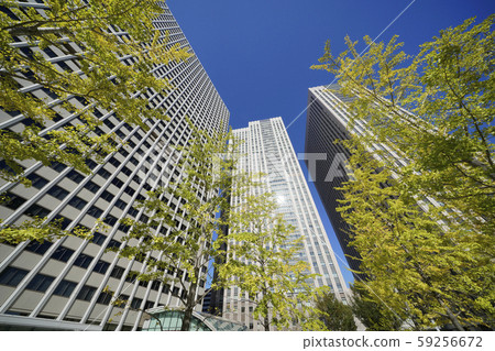 日本的東京城市景觀Kasumigaseki摩天大樓,Kasumigaseki大樓(左)和Kasumigaseki公共門 日本的東京城市景觀Kasumigaseki摩天大樓,Kasumigaseki大樓(左)和Kasumigaseki公共門 59256672