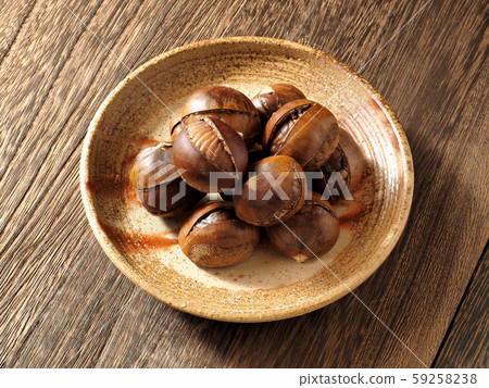 Baked chestnut 59258238
