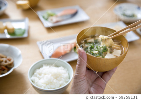 Morning miso soup 59259131