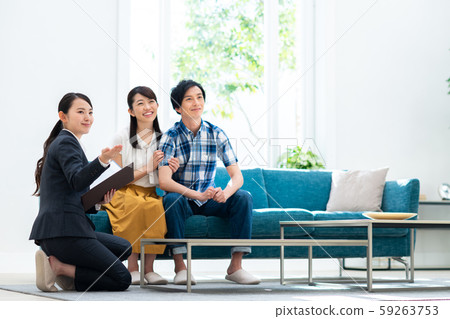 Young couple (real estate) 59263753