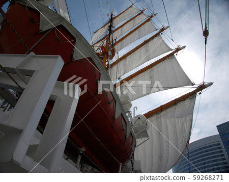 Yokohama Sailing Ship Nihonmaru 59268271