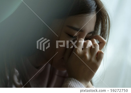女性生活方式負面 59272750