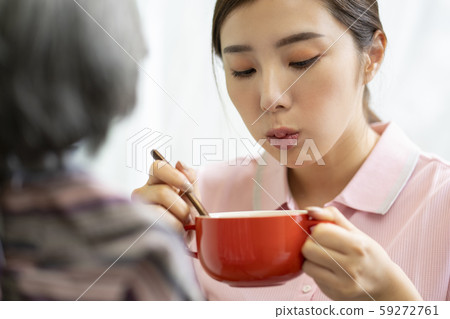 Female nursing care image meal 59272761