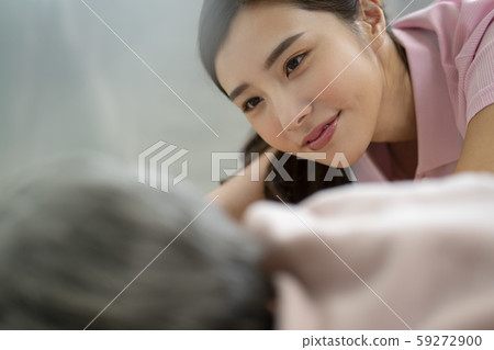 Female caregiver hospital 59272900