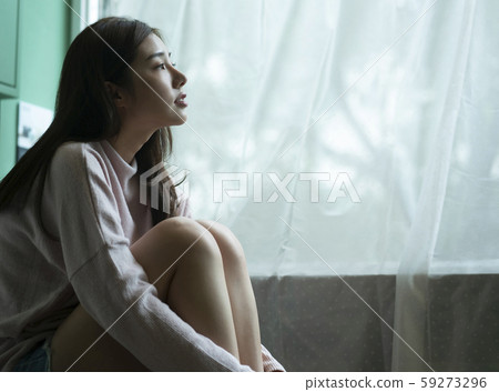 女性生活方式負面 59273296