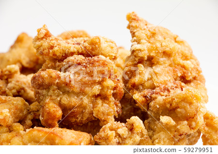 Deep-fried chicken. (White plate / white background) 59279951