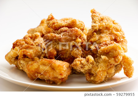Deep-fried chicken. (White plate / white background) Deep-fried chicken. (White plate / white background) 59279955