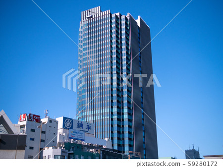 日本東京都市風景四谷站前面的摩天大樓（四谷站前地區頭等市區再開發項目設施樓） 59280172
