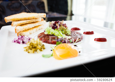 Classic steak tartare Classic steak tartare 59280624