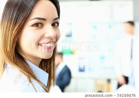 Pretty business lady 59289876