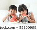 Boy and girl eating saijo 59300999