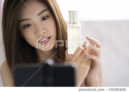 Female video shoot influencer 59306806