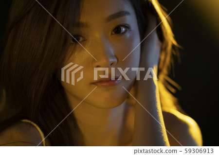 女人美麗喜怒無常 59306913