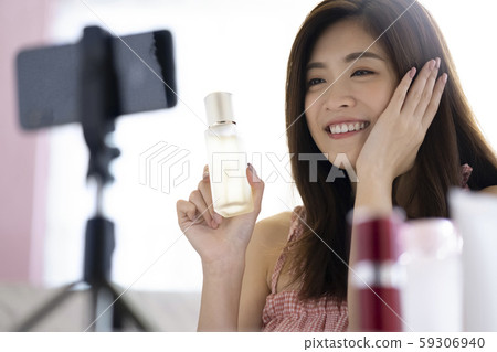女視頻拍攝影響者 59306940