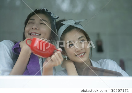 開設咖啡廳員工 59307171
