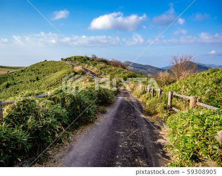 [Izu Peninsula, Shizuoka Prefecture] Evening view from the footpath of the Izusan Ridge Line [Near Autumn and Nishina Pass] 59308905
