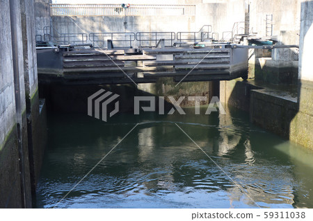 One of the locks on the navigable river Duoro 59311038