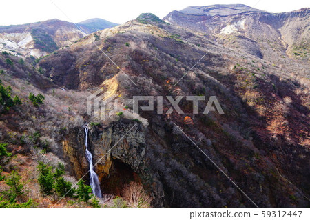 從小平平看到的未歸瀑布 59312447