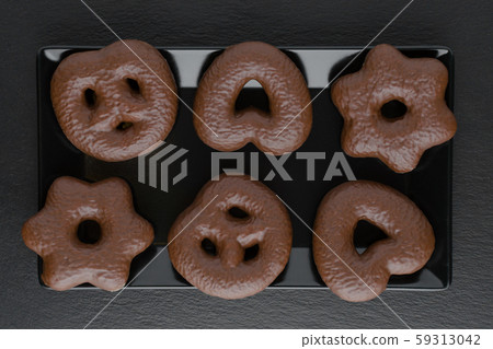 traditional german christmas chocolate cookies lebkuchen on black background 59313042