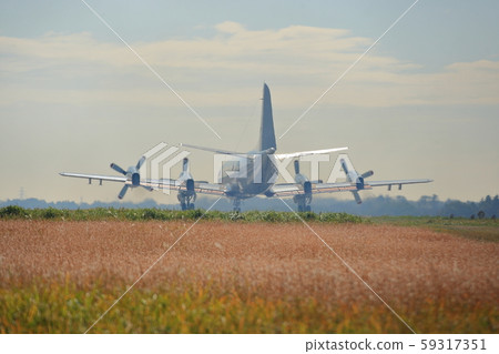 起飛前的飛機 59317351