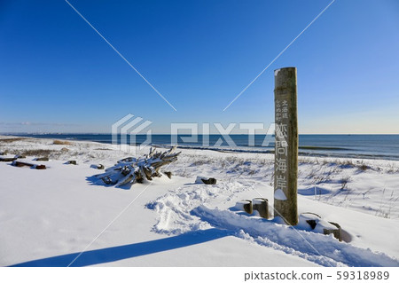 Winter love beach 59318989