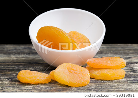 small dry apricots small dry apricots 59319081