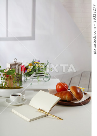 Notebook and pen 59322277