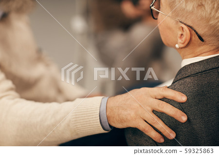 A helping hand 59325863