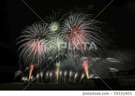 富士賽車場的煙花 59332403