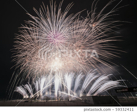 富士賽車場的煙花 59332411
