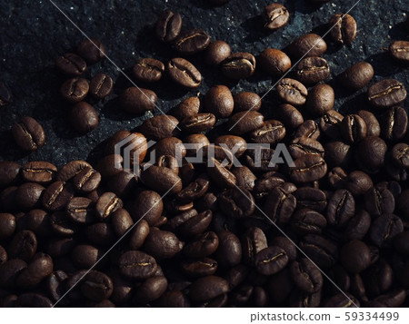 Roasted coffee beans and fallen leaves 59334499