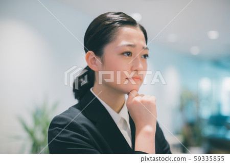 contemplation, business woman, job hunting 59335855