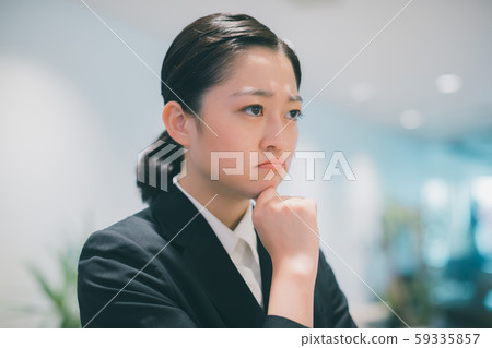 business woman, think, job hunting 59335857