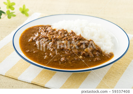 Spicy, spicy tomato keema curry 59337408