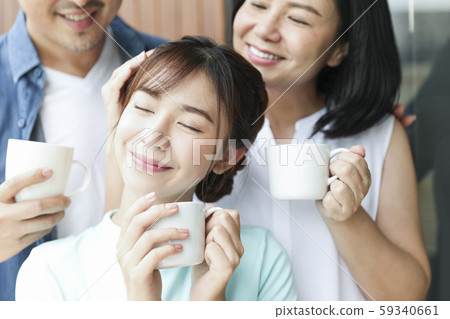 Family lifestyle teatime 59340661