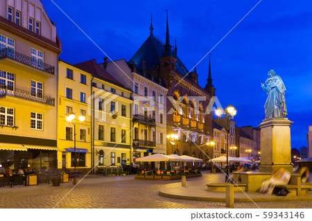 Torun Town Hall and statue of Copernicus Torun Town Hall and statue of Copernicus 59343146