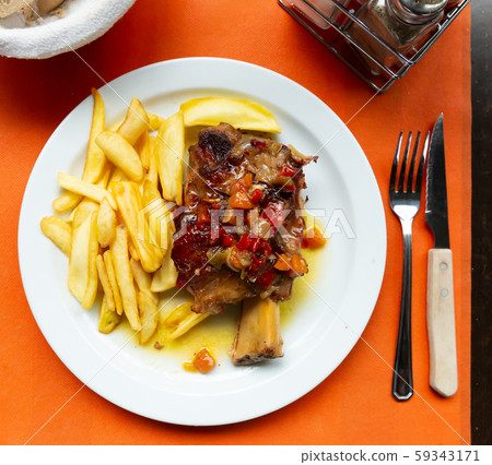 Codillo with French fries Codillo with French fries 59343171