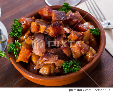 Morro de cerdo. Roasted cut pig snouts 59343493