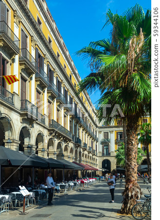 Outdoor restaurants in Placa Reial of Barcelona 59344106