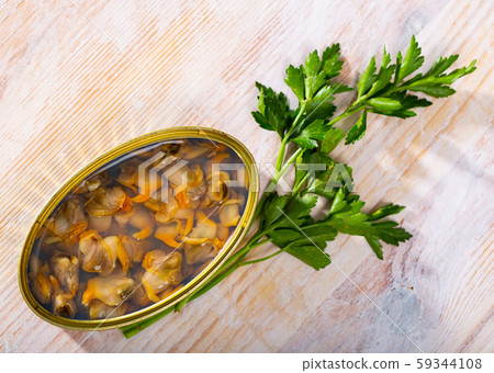 Canned clams with greens Canned clams with greens 59344108