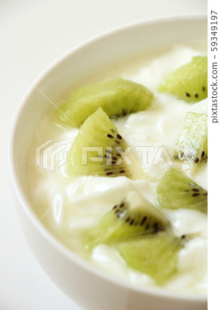 Kiwi Yogurt 59349197
